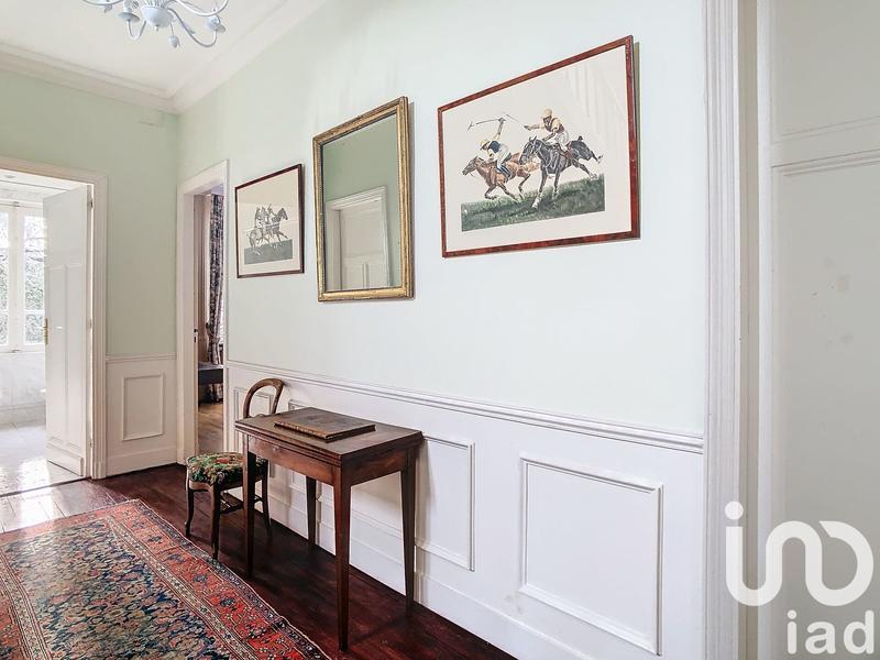 Maison - 260 m² - 10 pièces