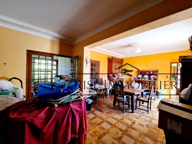 Villa - 245 m² - 9 pièces