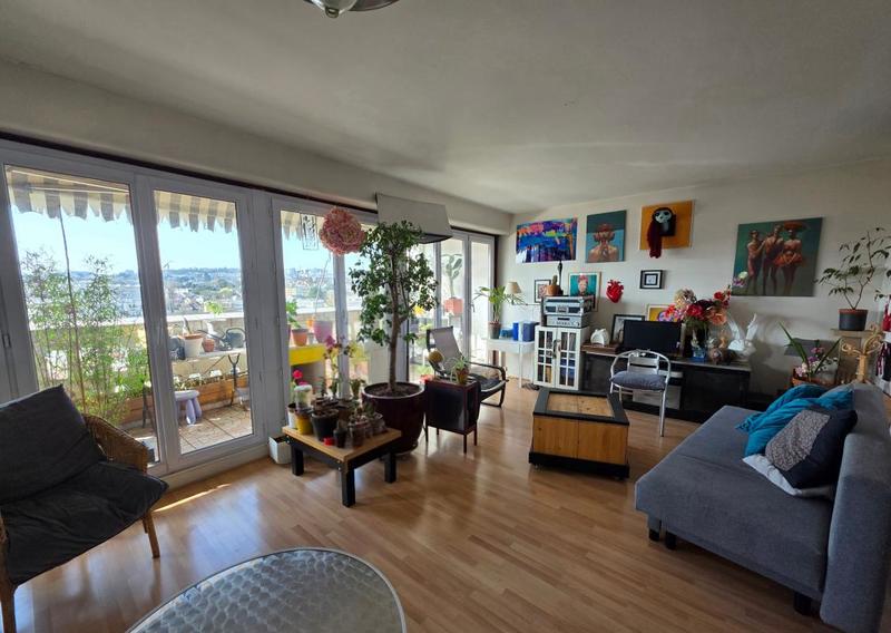 Appartement - 93 m² - 4 pièces