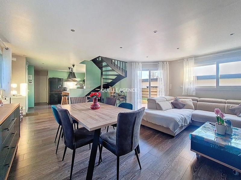 Maison - 90 m² - 5 pièces