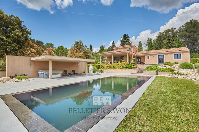 Maison - 200 m² - 6 pièces