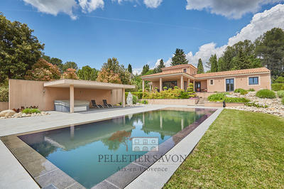 Maison - 200 m² - 6 pièces