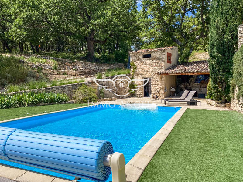 Mas - 320 m² - 10 pièces