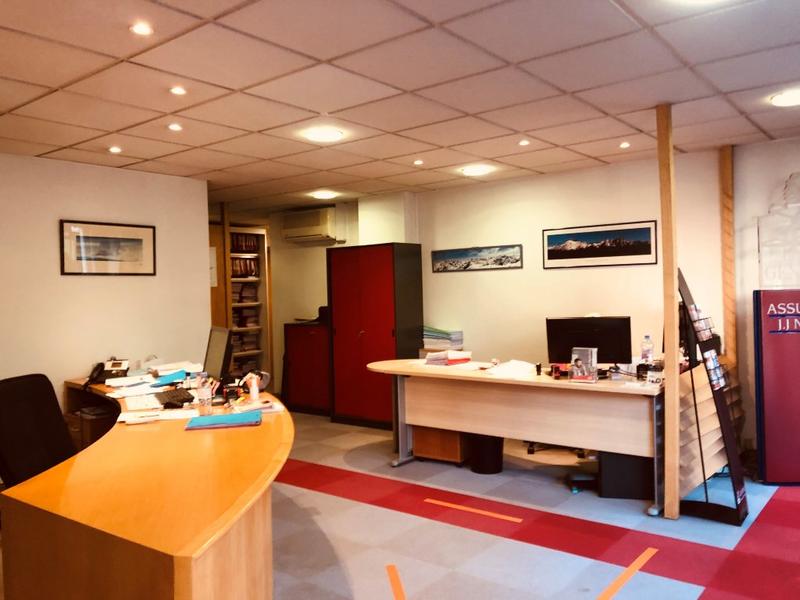 Local commercial - 99 m² - 5 pièces