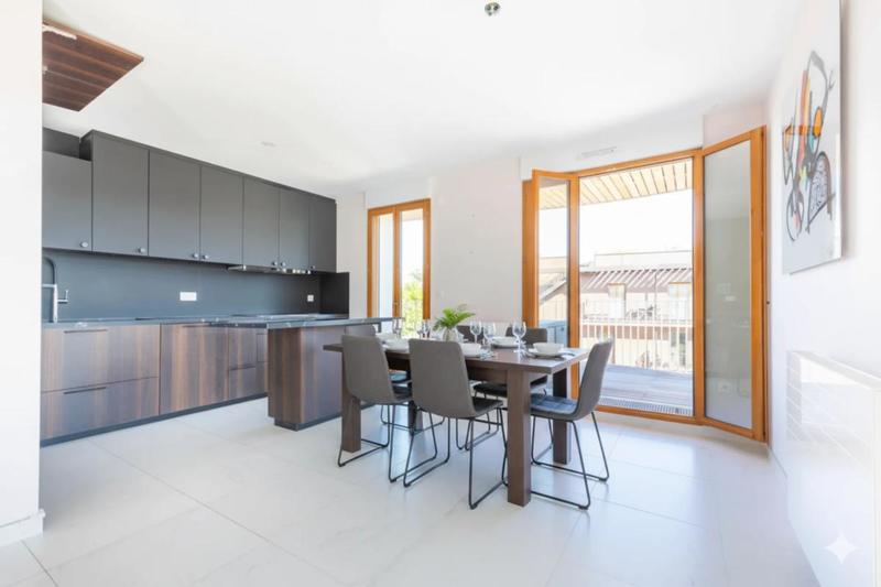 Appartement - 98 m² - 4 pièces