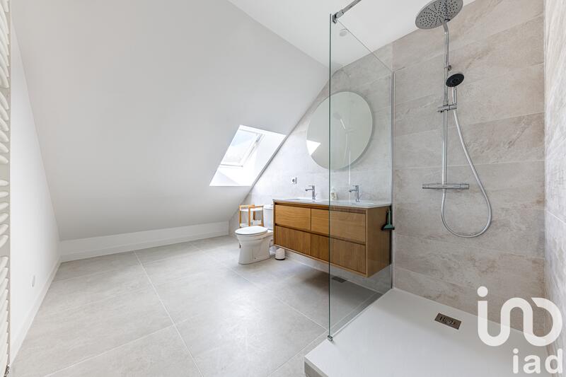 Maison - 290 m² - 9 pièces