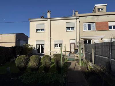Maison - 93 m² - 4 pièces