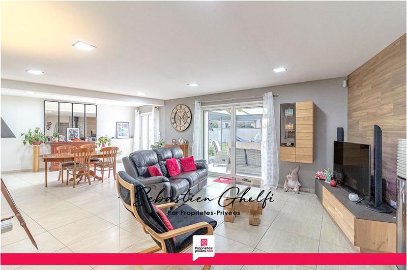 Maison - 220 m² - 8 pièces