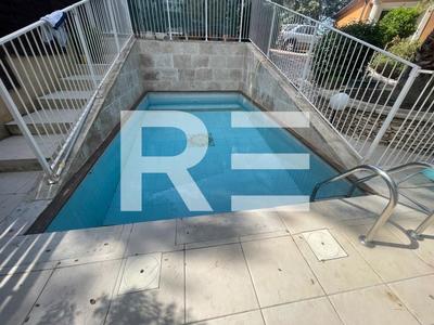 Villa - 320 m² - 10 pièces