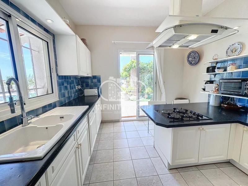 Villa - 213 m² - 7 pièces