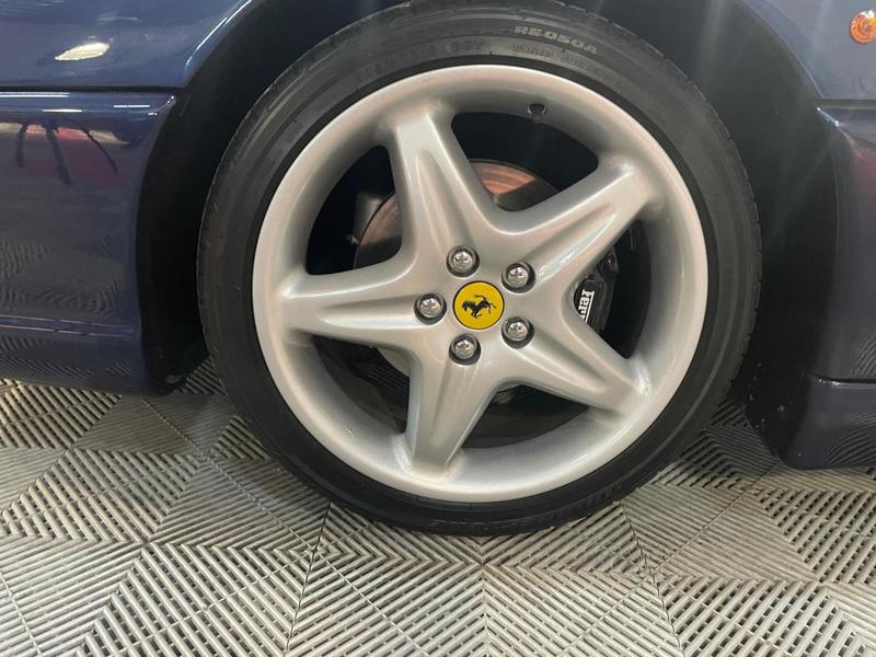 Ferrari F355 spider boite manuelle