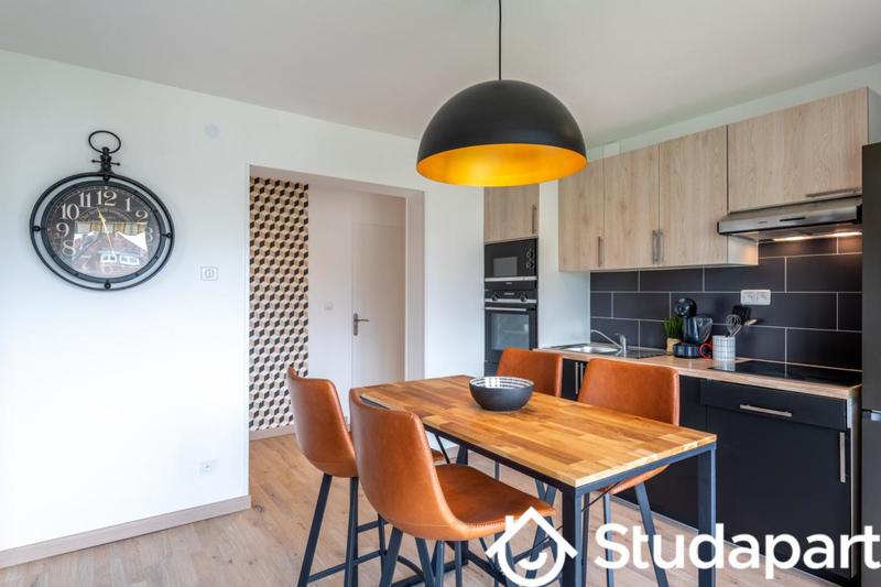 Chambre - 11 m² - 1 pièce