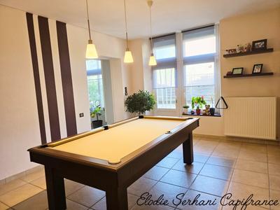 Maison - 340 m² - 9 pièces