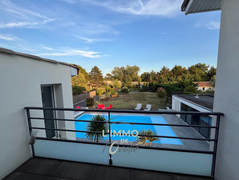 Maison - 220 m² - 7 pièces