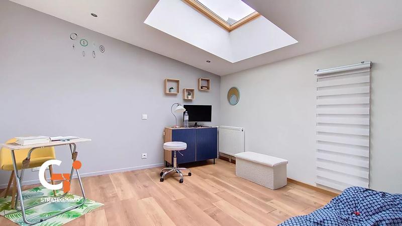 Maison - 170 m² - 8 pièces