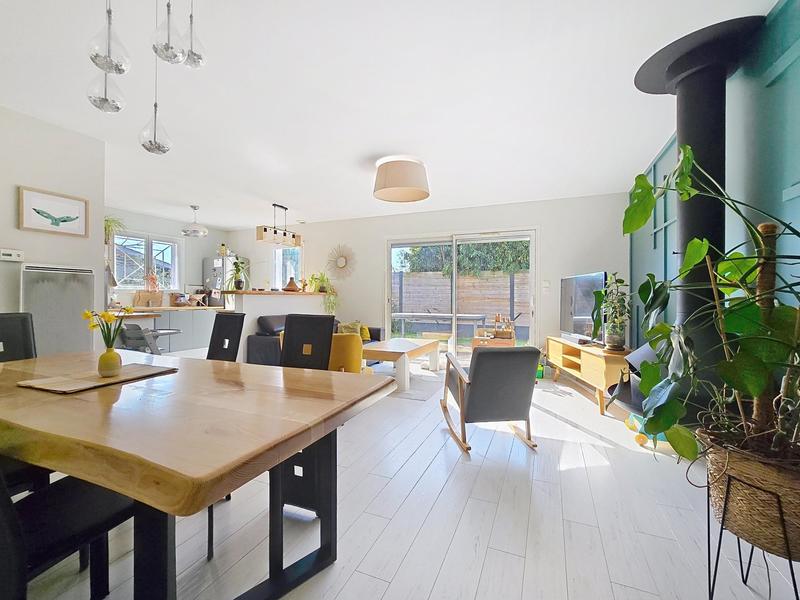 Maison - 88 m² - 4 pièces