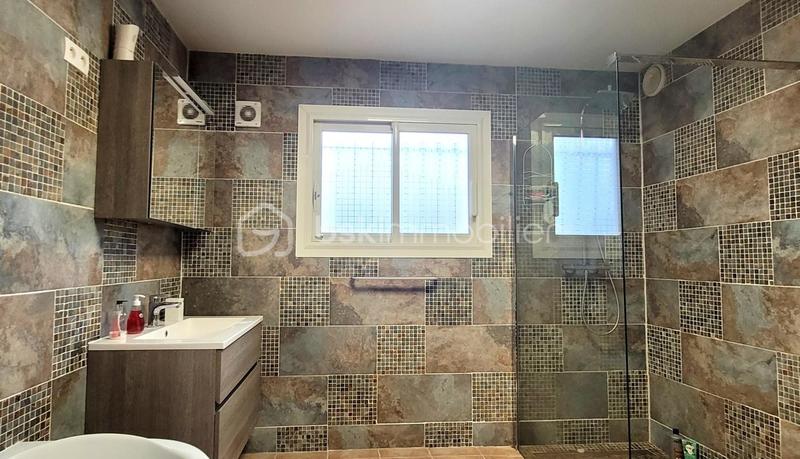 Maison traditionnelle - 262 m² - 9 pièces