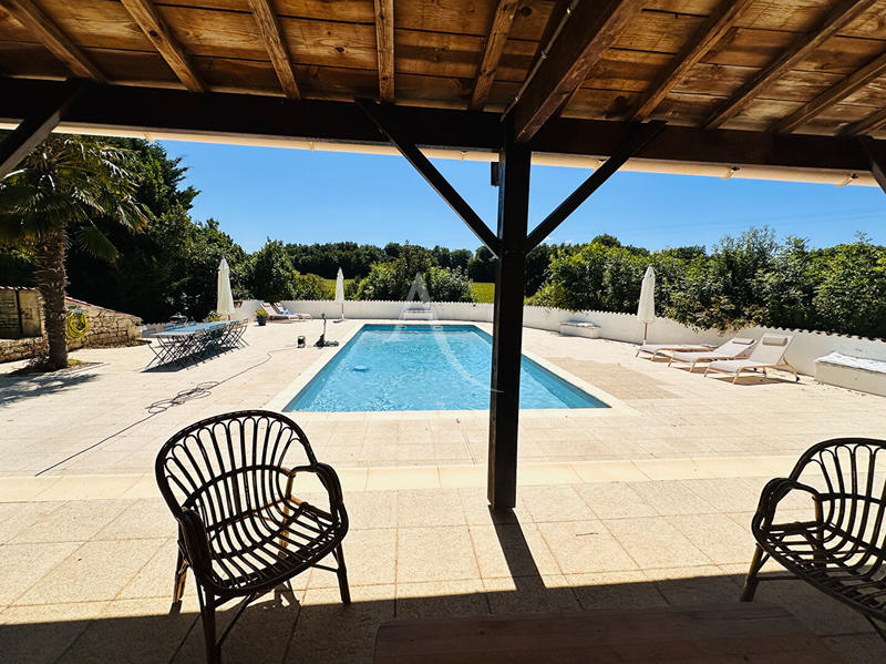 Demeure - 333 m² - 12 pièces