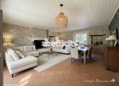 Maison en pierre - 147 m² - 8 pièces