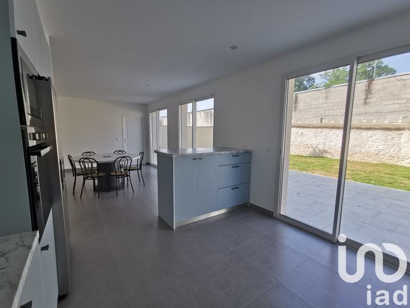 Maison - 225 m² - 9 pièces