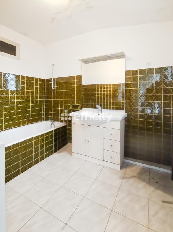 Maison - 225 m² - 5 pièces