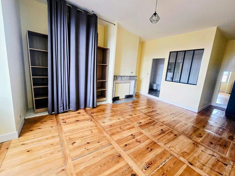 Appartement - 185 m² - 5 pièces
