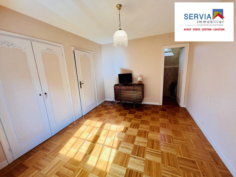 Maison - 316 m² - 12 pièces