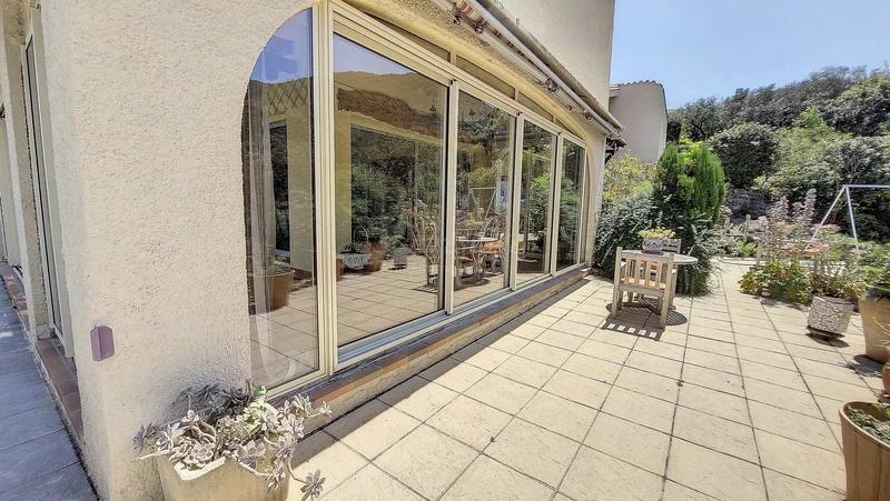 Maison - 210 m² - 7 pièces