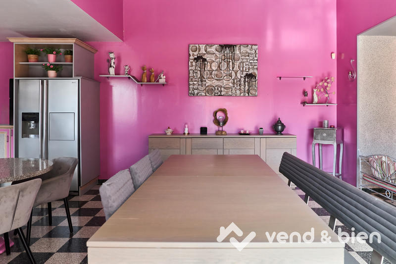 Maison - 229 m² - 7 pièces