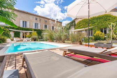 Demeure - 384 m² - 11 pièces