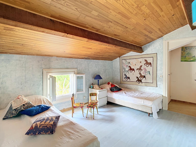 Maison - 200 m² - 7 pièces