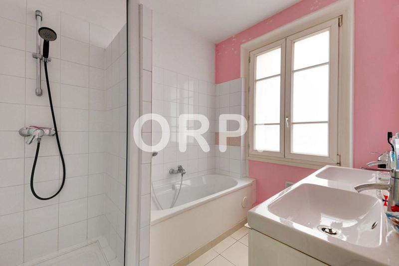 Appartement - 82 m² - 3 pièces