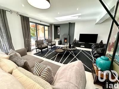 Maison - 283 m² - 8 pièces