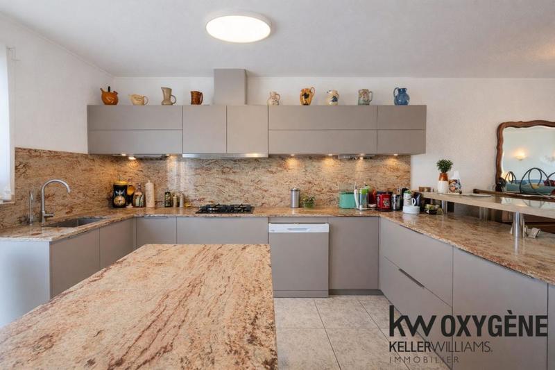 Propriété - 182 m² - 8 pièces