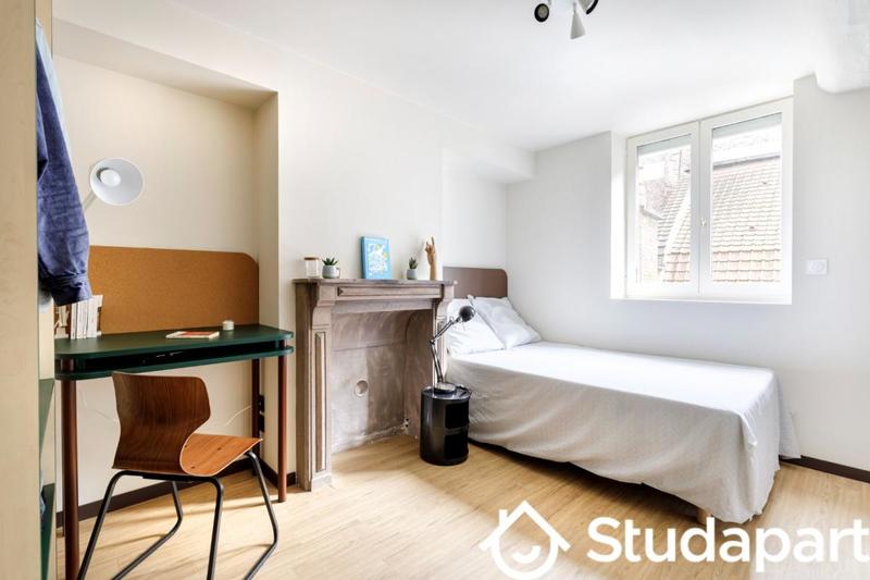 Chambre - 11 m² - 1 pièce