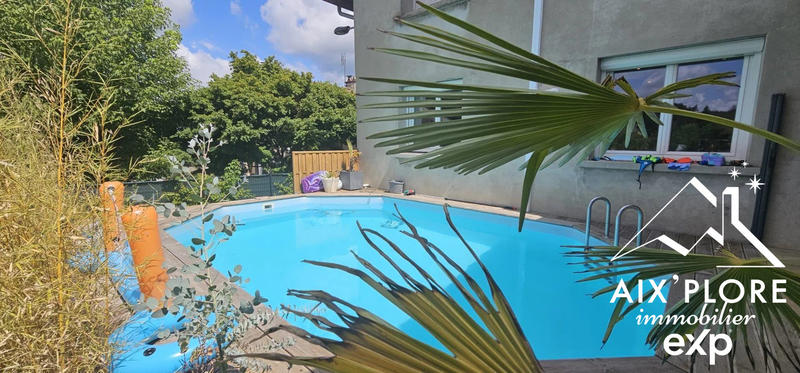 Maison - 210 m² - 7 pièces