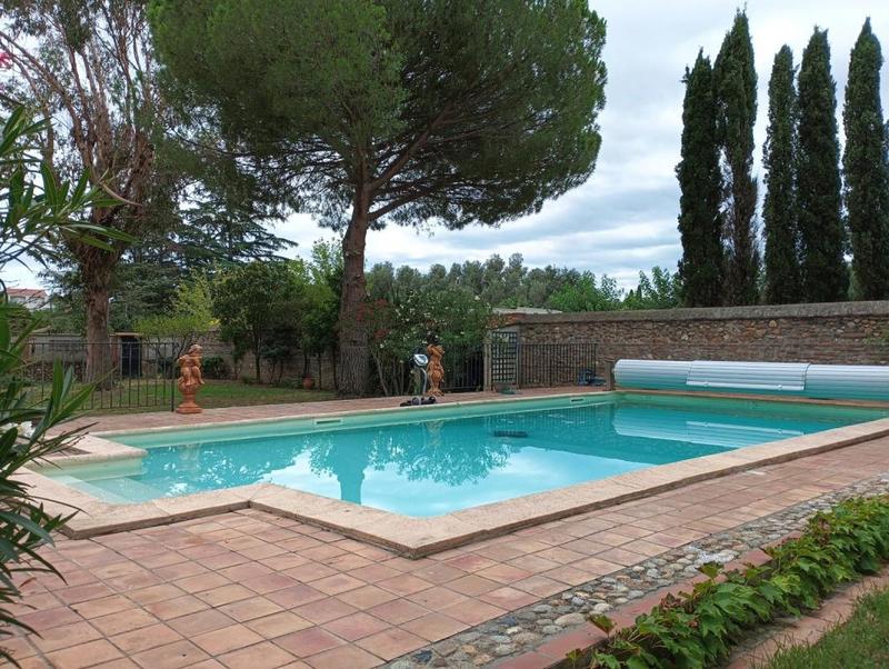 Mas - 438 m² - 14 pièces