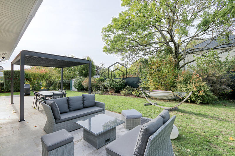 Maison - 161 m² - 8 pièces