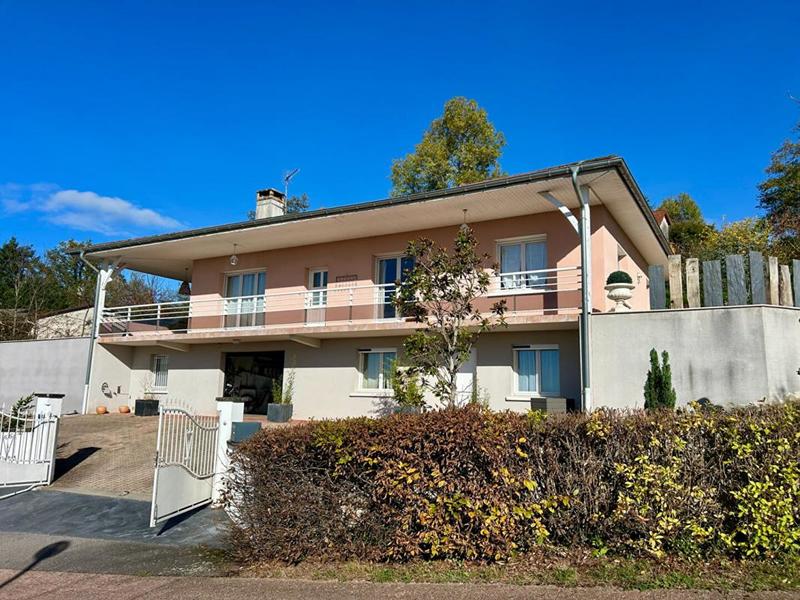 Maison - 185 m² - 7 pièces