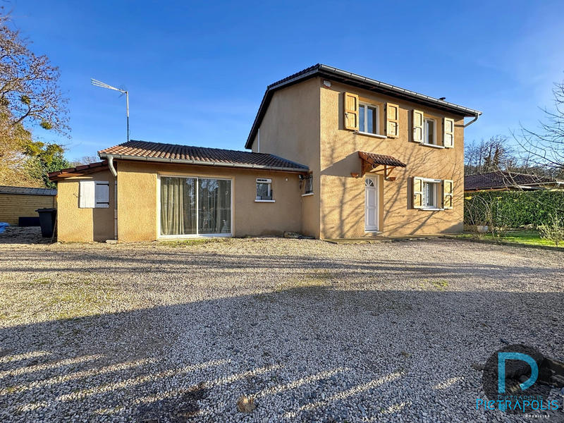 Maison - 145 m² - 6 pièces