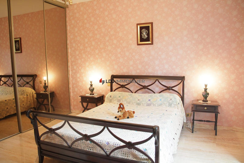 Maison traditionnelle - 200 m² - 7 pièces