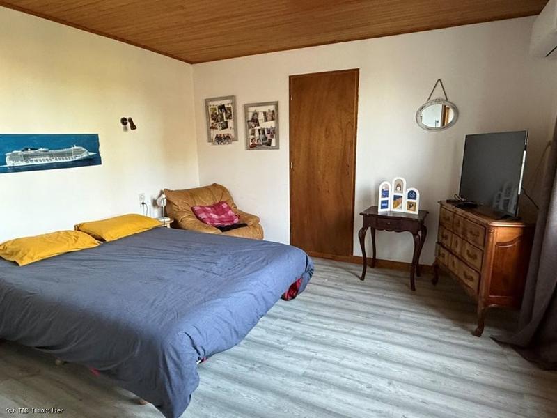 Propriété - 220 m² - 10 pièces