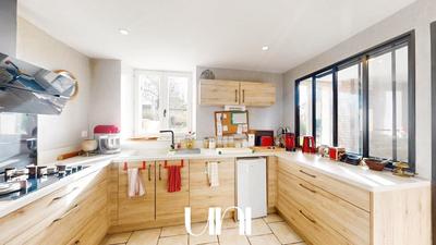 Maison en pierre - 188 m² - 8 pièces