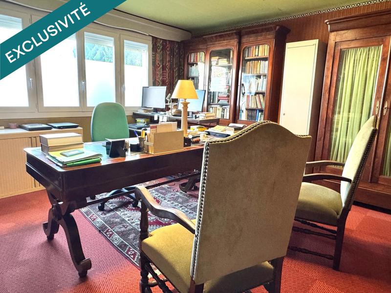 Maison - 235 m² - 9 pièces