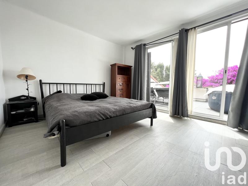 Maison - 210 m² - 8 pièces