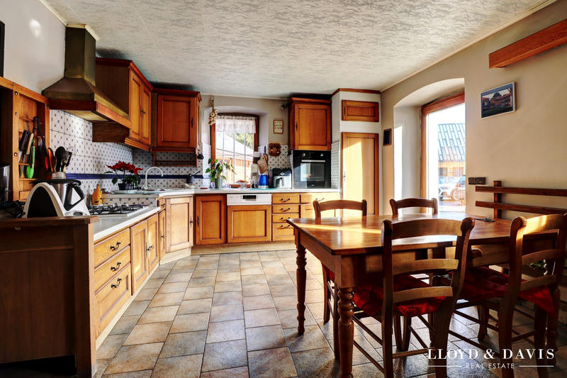 Maison - 194 m² - 8 pièces