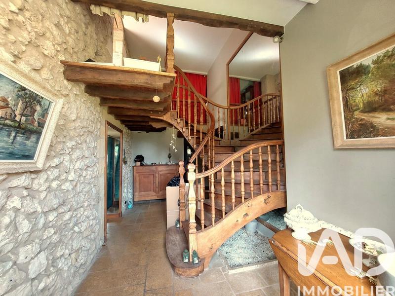 Maison - 274 m² - 9 pièces