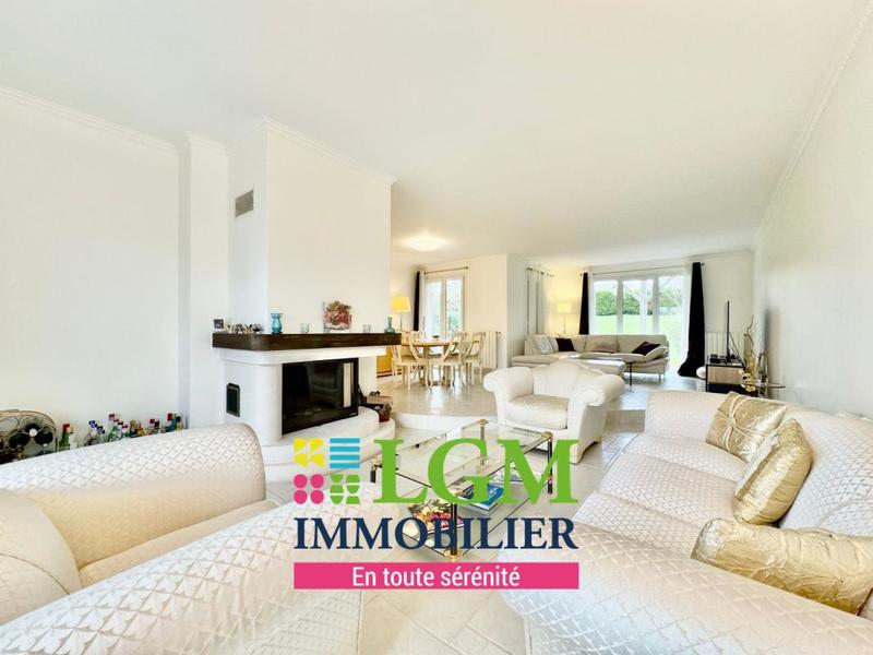 Maison - 200 m² - 5 pièces