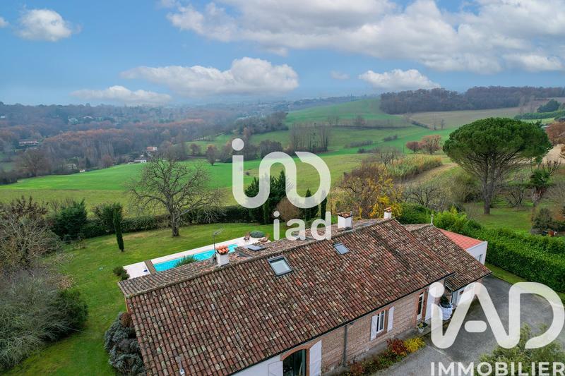 Maison - 260 m² - 9 pièces