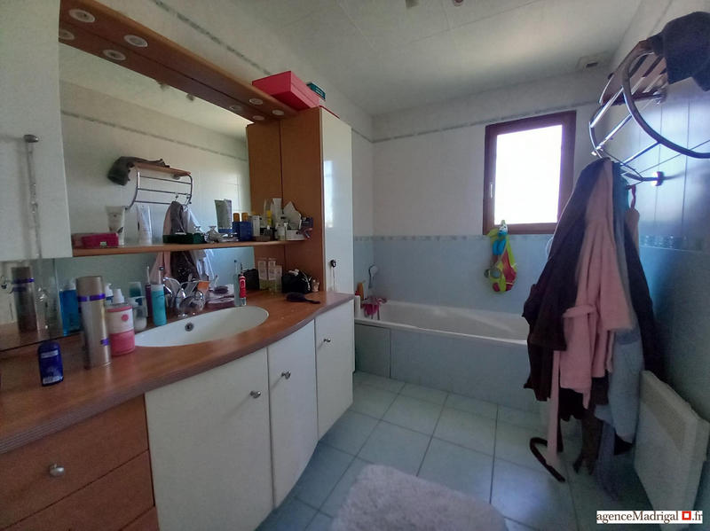 Maison traditionnelle - 135 m² - 5 pièces